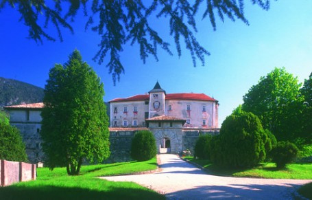 Castel Thun_escursione in bicicletta_val di non_vacanza benessere trentino alto adige_wellness hotel trentino